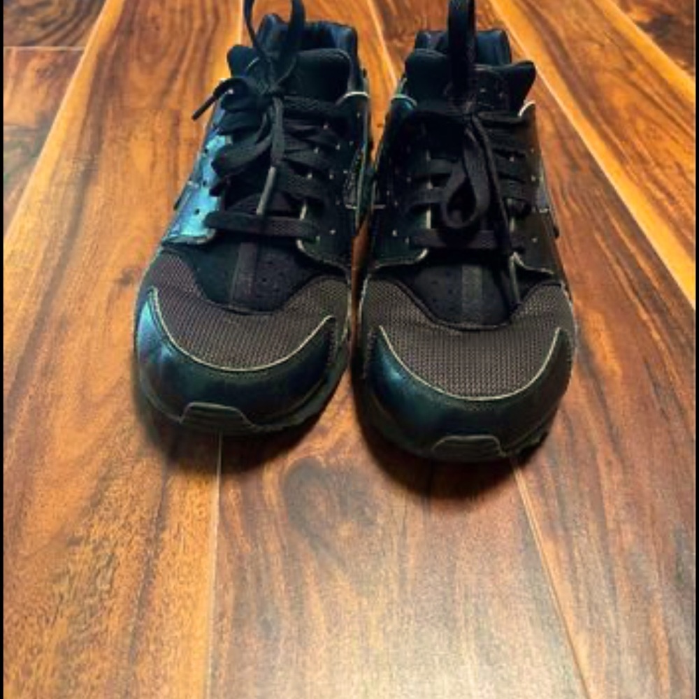 Nike Huaraches size 7